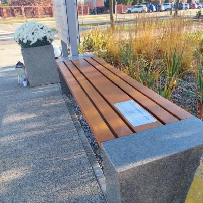 Multimedialna ławka ku pamięci ks. prałata Józefa Wyznera