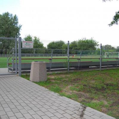 park-w-warszawie-kosze-betonowe-z-wkladem